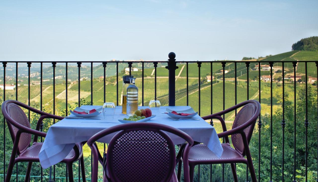 Felicin - Ristorante Albergo "Dimora Storica" Monforte dʼAlba Exteriér fotografie