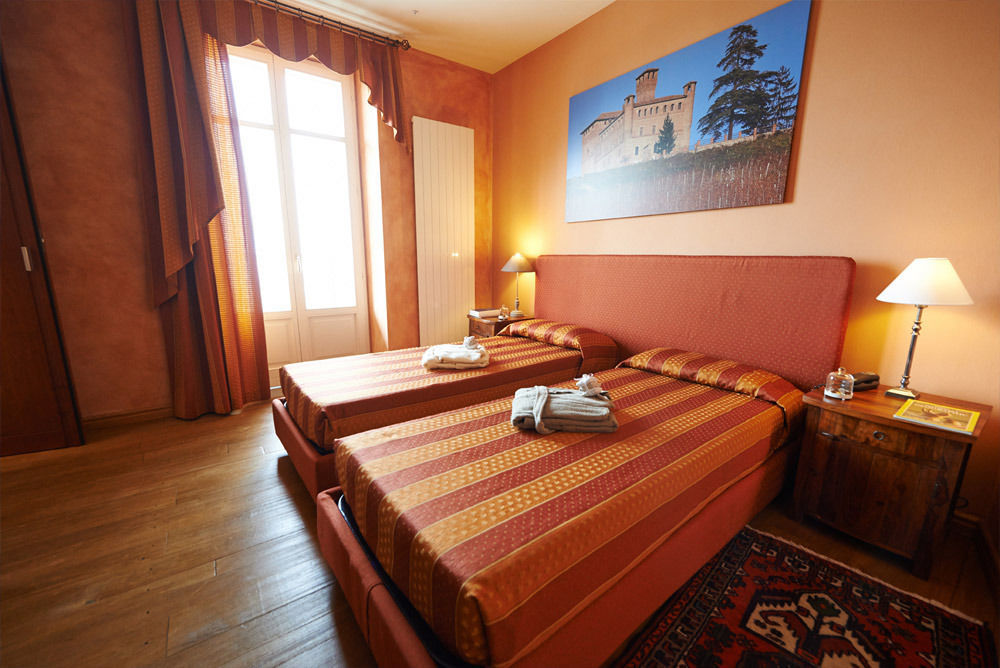 Felicin - Ristorante Albergo "Dimora Storica" Monforte dʼAlba Exteriér fotografie