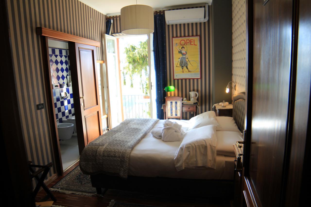 Felicin - Ristorante Albergo "Dimora Storica" Monforte dʼAlba Exteriér fotografie