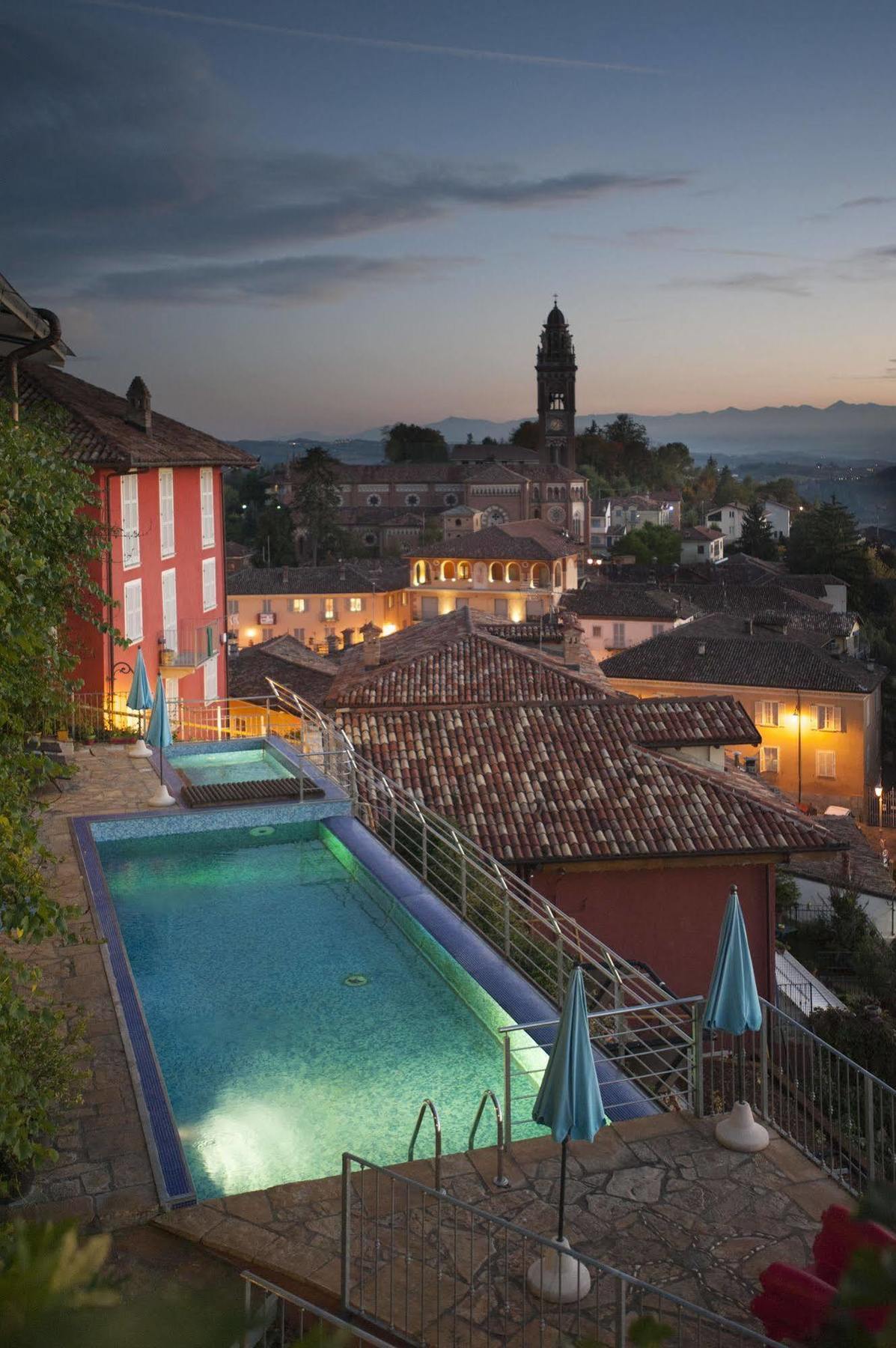 Felicin - Ristorante Albergo "Dimora Storica" Monforte dʼAlba Exteriér fotografie